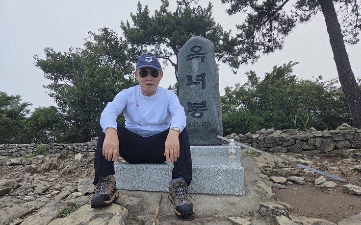 HLV Park Hang-seo dự khai mạc giải TNSV, giao lưu sinh viên Trường ĐH Nha Trang