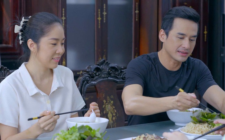 Lê Phương tái hợp bạn diễn sau 10 năm