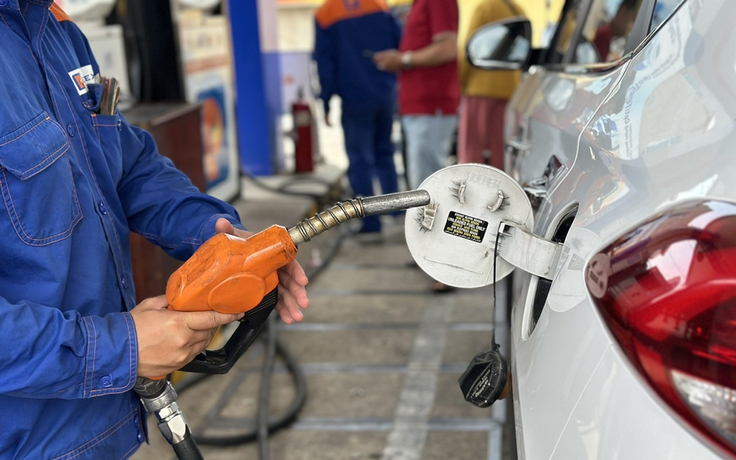 Bán xăng dầu 'nhỏ giọt' có thể bị phạt đến 20 triệu đồng