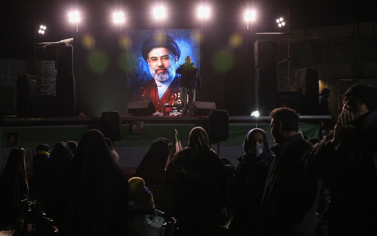 Chân dung nhân vật bí ẩn trở thành tân Lãnh tụ tối cao Iran