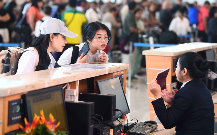 Thiếu hụt xăng dầu hàng không từ tháng 4, vé máy bay hè có tăng vọt?