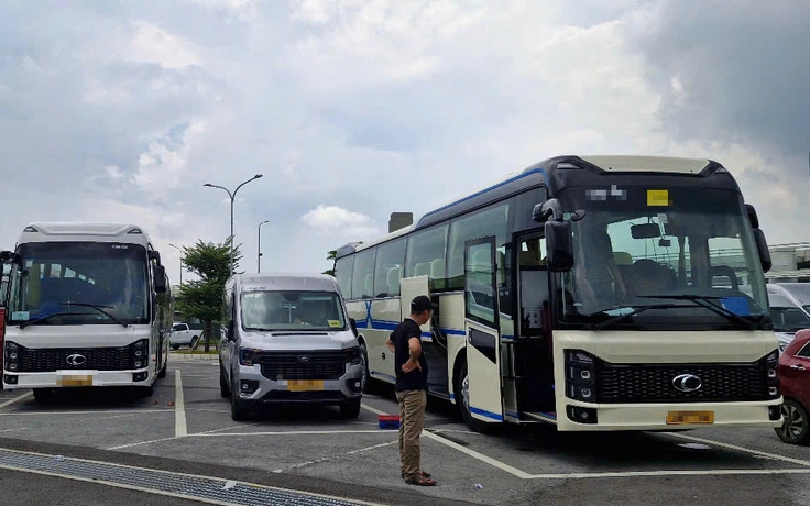 Giá xăng dầu 'tăng sốc', mỗi ngày doanh nghiệp vận tải 'mất đứt' trăm triệu đồng