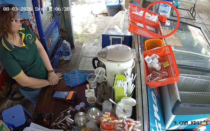 Thực hư vụ mẹ xin nước nóng pha sữa cho con ở Thảo Cầm Viên Sài Gòn