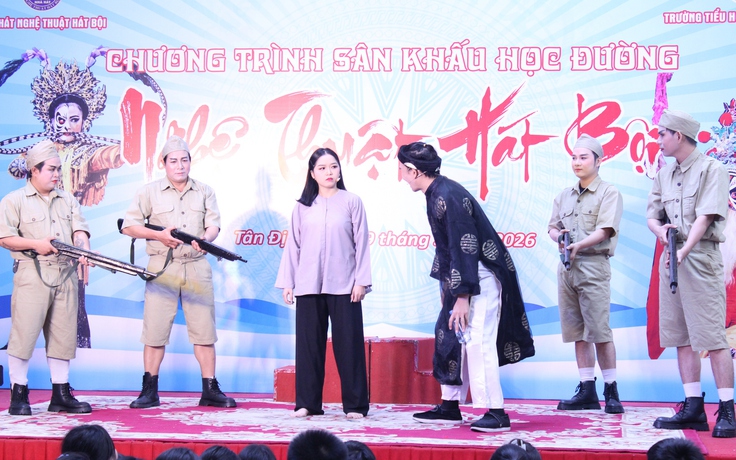 Nghệ sĩ hát bội TP.HCM mang bất ngờ tới trường học