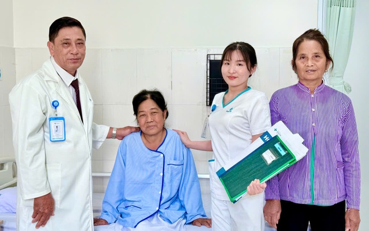 Thay khớp gối cho bệnh nhân nhiều bệnh nền, phục hồi vận động sau 5 ngày