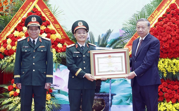 Tổng Bí thư, Chủ tịch nước trao danh hiệu Anh hùng cho Quân khu 3