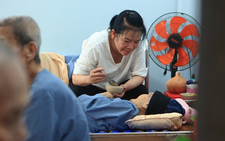 TP.HCM nhìn từ sông Sài Gòn: Ngôi chùa 30 năm cưu mang phận đời xế bóng