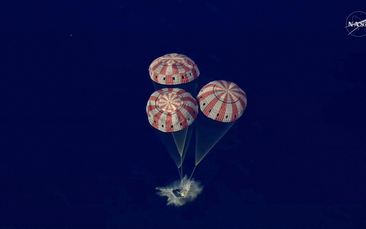 Nhóm phi hành gia Artemis 2 quay về trái đất an toàn