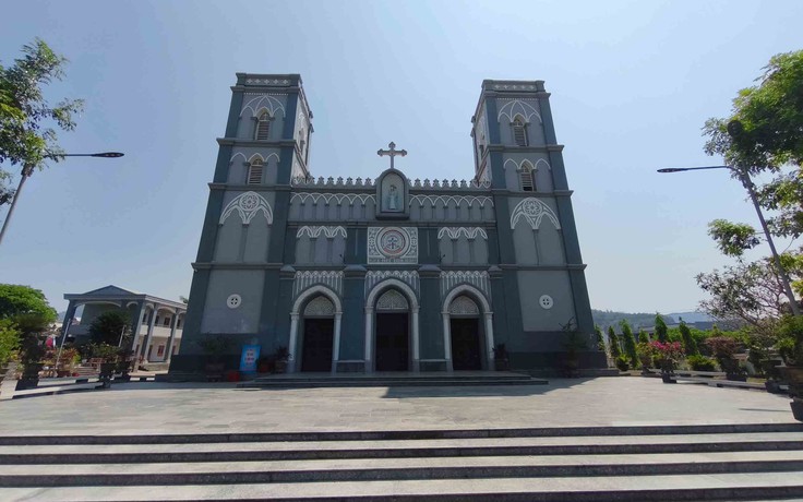 Chuông đồng đúc từ súng thần công ở nhà thờ gần 140 tuổi