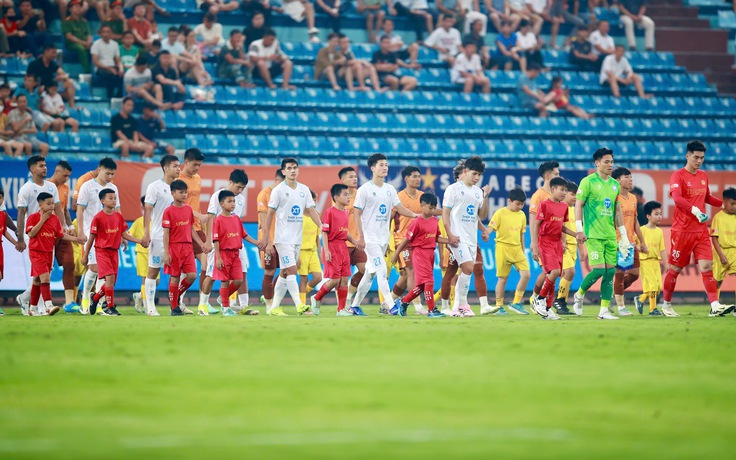 HAGL hạ gục Nam Định, thủ môn Trung Kiên vui sướng khôn xiết: Vẫn lo sợ rớt hạng
