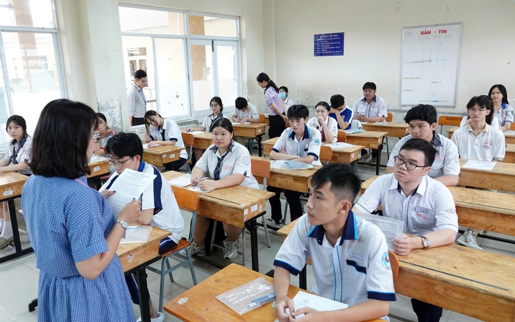 Đến lúc cần xem lại cách chấm môn tự luận thi tốt nghiệp THPT