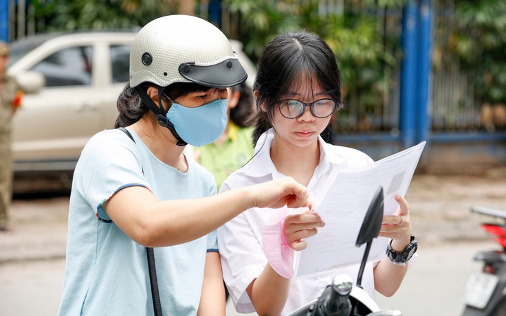 Tỷ lệ đăng ký thi lớp 10 trường top đầu tăng mạnh, Sở GD-ĐT Hà Nội khuyến cáo gì?