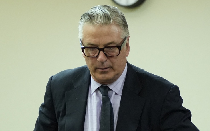 Alec Baldwin muốn nghỉ hưu sau vụ vô ý bắn chết người trên phim trường