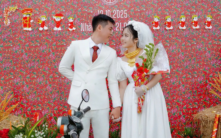Giữa thời hiện đại, vì sao người trẻ rủ nhau ‘cưới như thời ba mẹ’