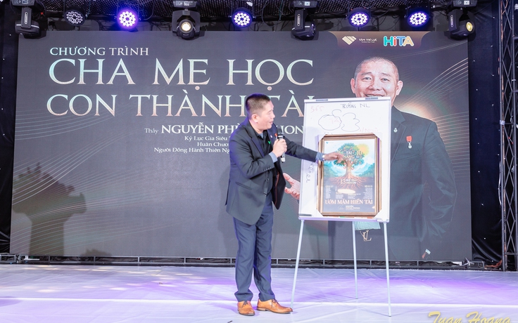 Kỷ lục gia Nguyễn Phùng Phong mang mô hình giáo dục 'Ươm mầm hiền tài' đến CH Séc