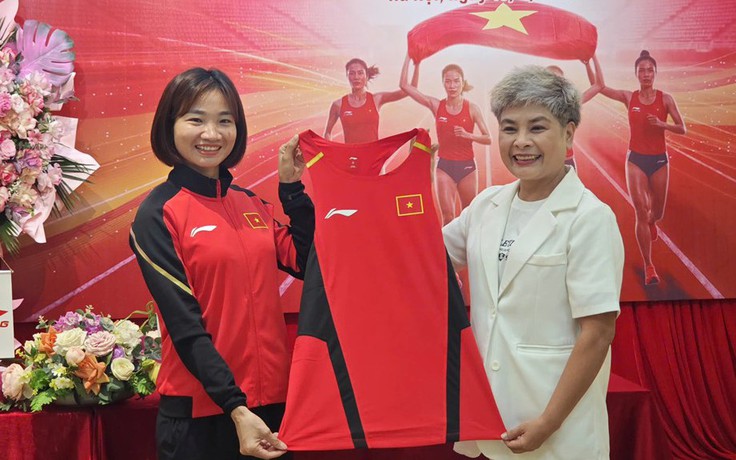 Nguyễn Thị Oanh cùng đội điền kinh Việt Nam đón niềm vui đặc biệt