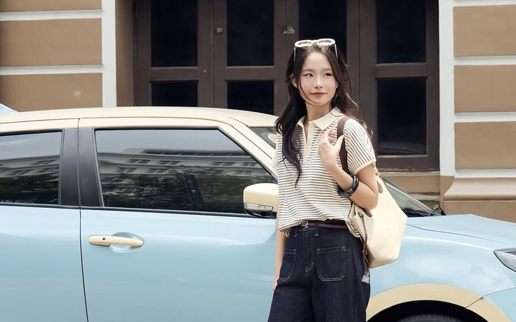 Xinh xắn xuống phố cùng bộ đôi áo polo và quần jeans năng động