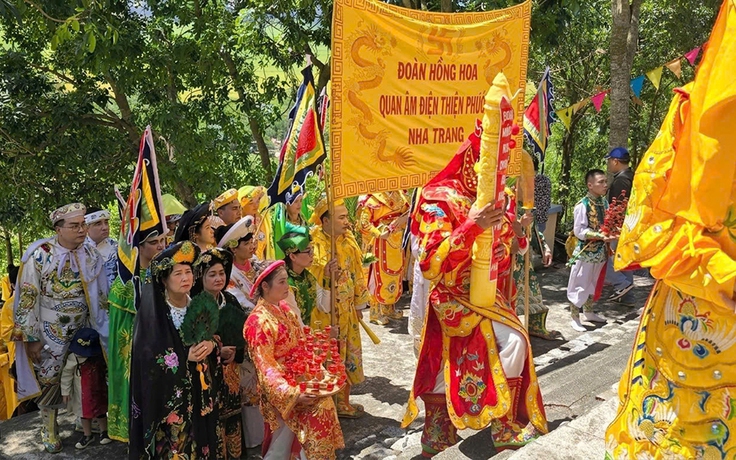 Về miền di sản thờ Mẫu của xứ trầm hương