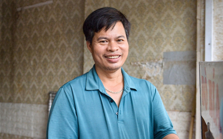 Anh bán bò bía nổi tiếng nhất Hà Nội vì đôi mắt 'đảo như rang lạc'