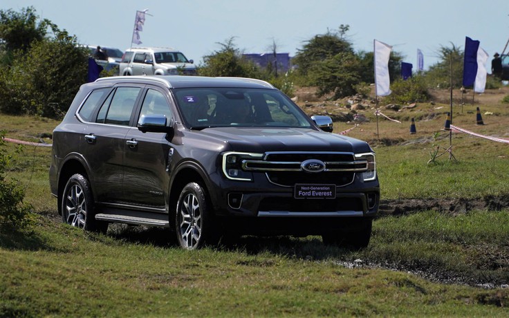 SUV 7 chỗ: Doanh số Ford Everest gấp hơn 10 lần đối thủ