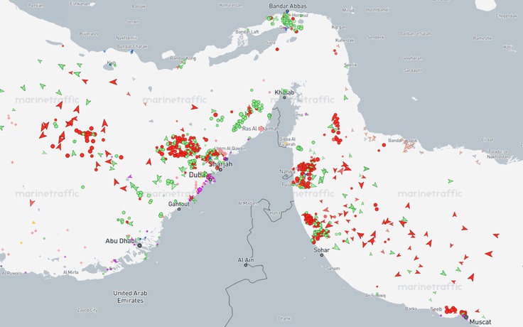 Rộ tin Iran xem xét mở 'lối ra' cho tàu thuyền qua eo biển Hormuz