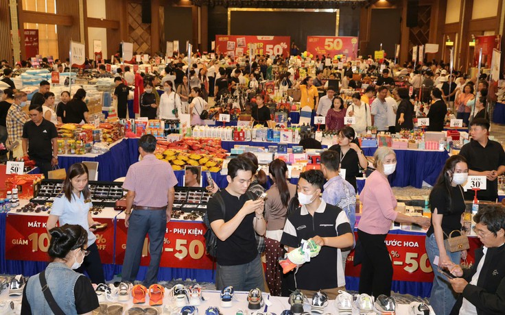 Cần Thơ bán hàng hiệu với nhiều 'ưu đãi' trong dịp lễ 30.4 và 1.5