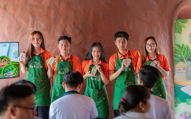 Sinh viên làm các thức uống hấp dẫn từ sa kê