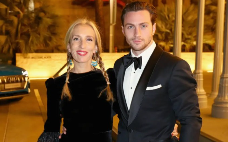 Đạo diễn '50 sắc thái' và chồng kém 23 tuổi sau 14 năm kết hôn