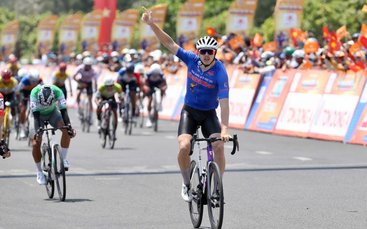 Tay đua Marchuk Dzianis lần thứ 5 thắng chặng, xứng danh vua nước rút Cúp truyền hình