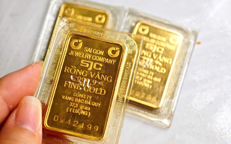 Nhà đầu tư thế giới tăng cường mua vàng, bạc