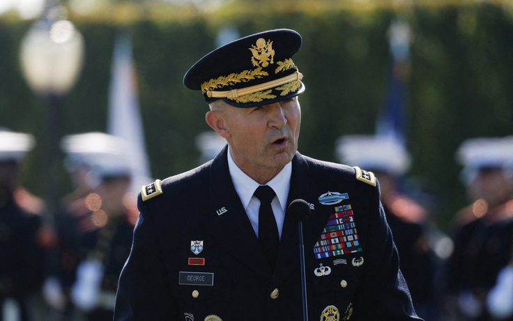 Bộ trưởng Chiến tranh Mỹ buộc Tham mưu trưởng Lục quân từ chức ngay lập tức