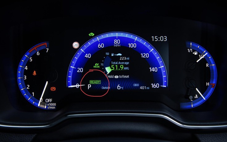 Dấu hiệu nhận biết ô tô hybrid sẵn sàng vận hành sau khi khởi động