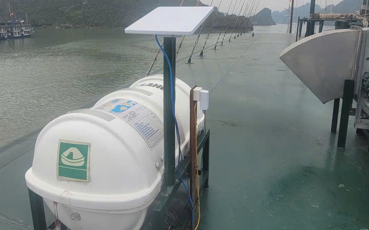 Tàu du lịch Cát Bà bị phạt vì dùng Starlink trái phép