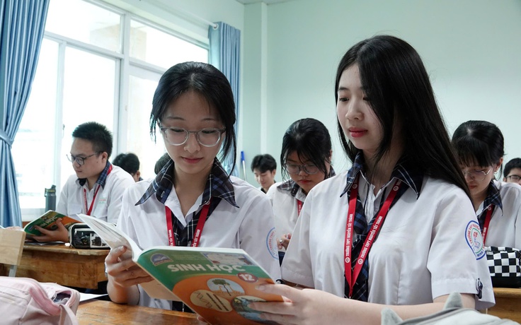 Miễn phí sách giáo khoa: Không nhất thiết áp dụng đại trà cho tất cả học sinh