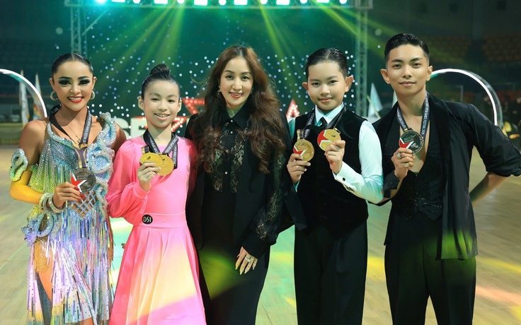 Phan Hiển cùng bạn nhảy Thu Hương lập 'hat-trick' tại giải vô địch Đông Nam Á