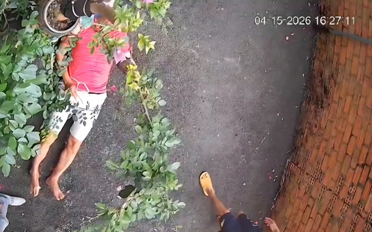 Mâu thuẫn lối đi chung, dùng gốc cây đánh hàng xóm bị thương