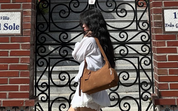 Yêu chiều bản thân cùng những chiếc túi xách da lộn cực 'xịn'