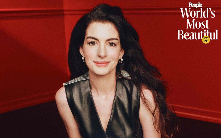 Anne Hathaway được vinh danh là 'Người đẹp nhất thế giới 2026'