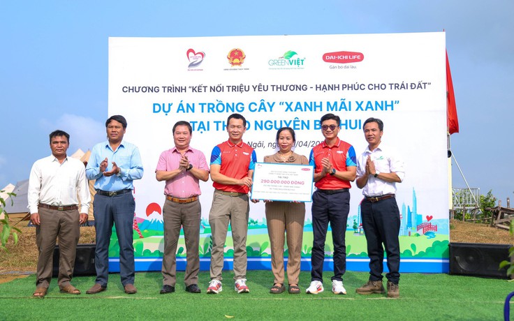 Dai-ichi Life Việt Nam trồng 6.000 cây xanh tại thảo nguyên Bùi Hui, tỉnh Quảng Ngãi