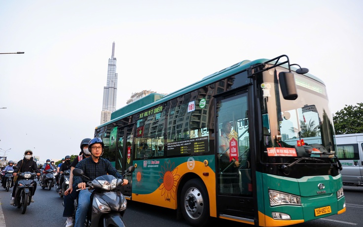 Miễn phí vé rồi, TP.HCM làm gì để kéo người dân ùn ùn đi xe buýt?