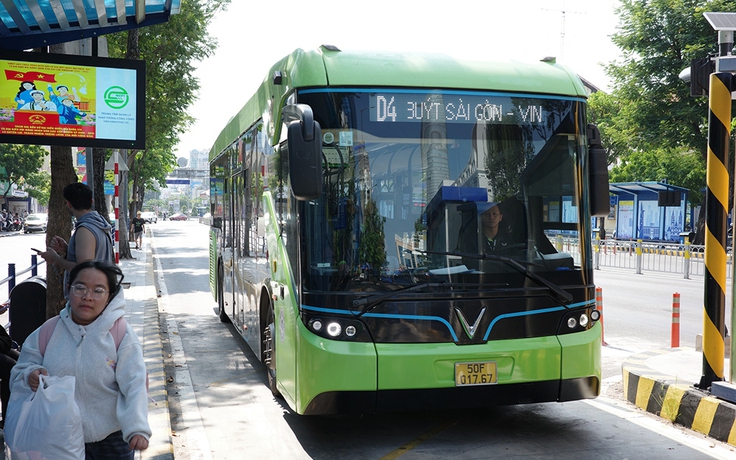 Bàn cách 'kéo' người dân đi xe buýt