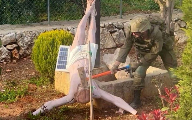Israel giam 2 binh sĩ đập tượng Chúa ở Lebanon