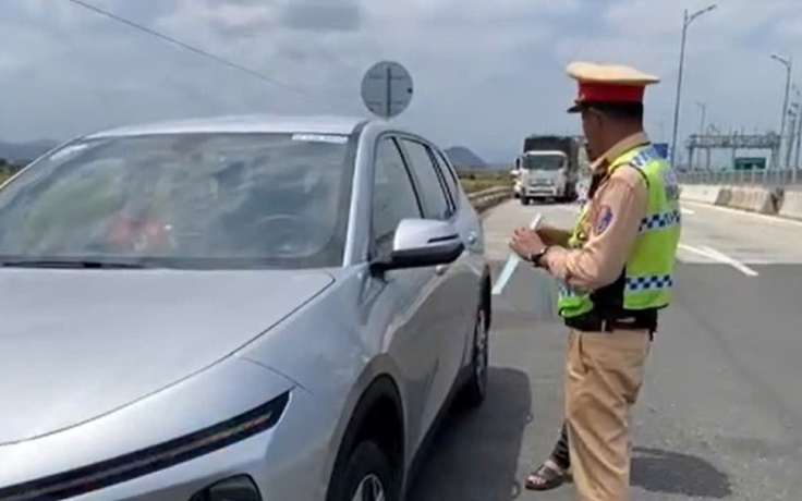Ô tô chạy 103 km/giờ trên cao tốc Vĩnh Hảo - Phan Thiết bị phạt nặng