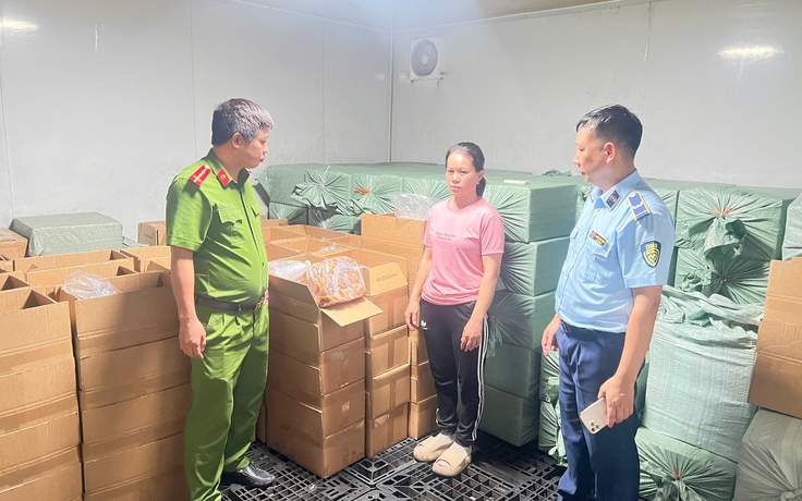 Thu giữ hơn 25 tấn thực phẩm bẩn ở biên giới Quảng Ninh