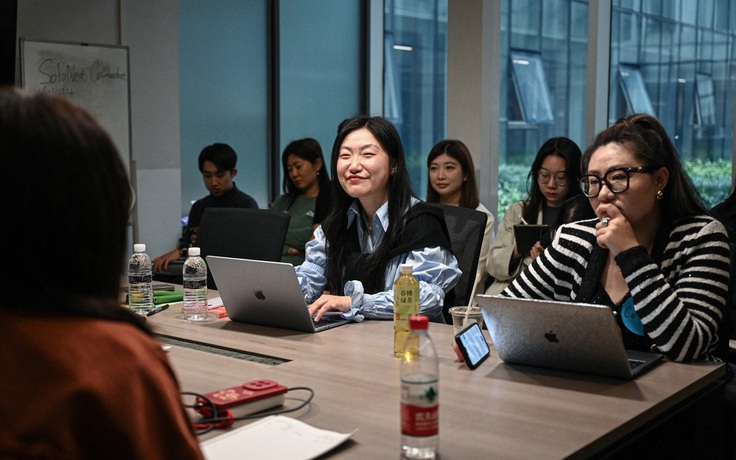 Người trẻ Trung Quốc lập công ty một người vì lo 'lời nguyền tuổi 35'