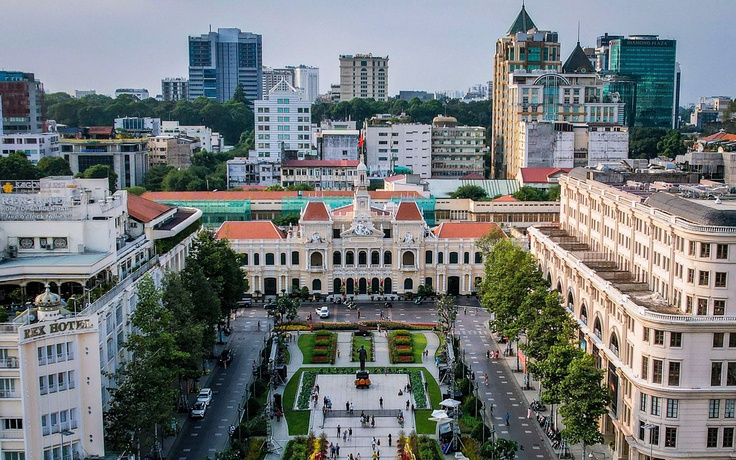 TP.HCM: Ngắm dải non sông và khoảnh khắc 'vàng' lịch sử tại phố đi bộ Nguyễn Huệ