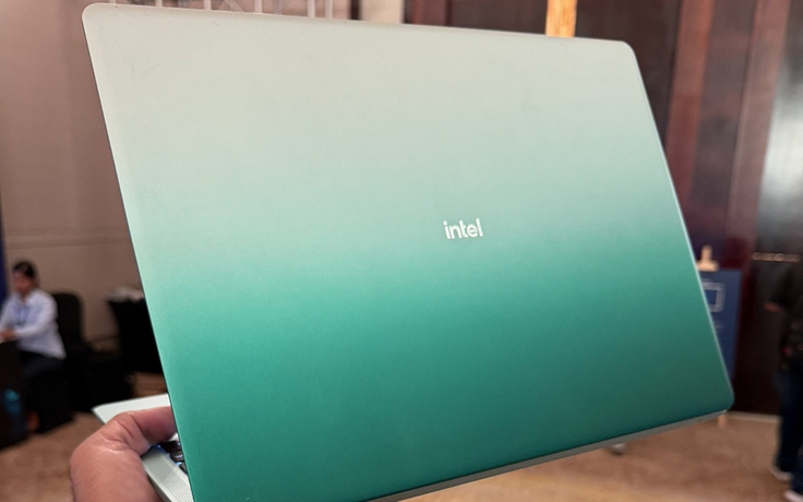 Intel hé lộ laptop mới đối đầu MacBook Neo