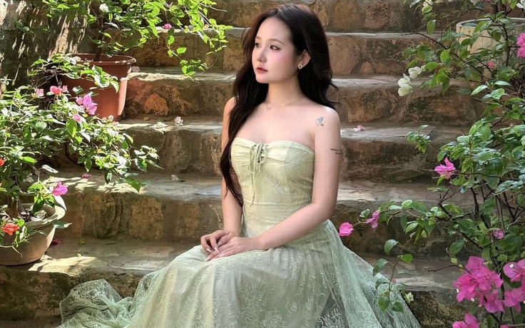 Nghỉ dưỡng mùa hè mặc gì để vừa mát vừa sang?