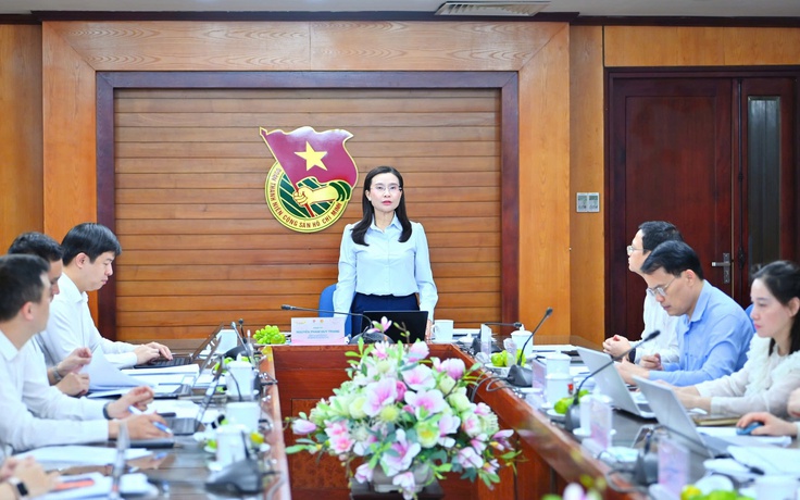 Họp Hội đồng xét trao Giải thưởng Cánh én hồng và Giải thưởng Kim Đồng