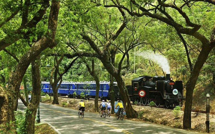 Tuyến tàu di sản Jiji: chuyến du hành xuyên 'Công viên kỷ Jura' giữa đời thực